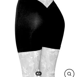 Scrunchie butt V Gym shorts